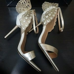 NWOB-Winged White & Gold Heels